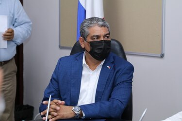 Ministro Sucre dice que se evalúa la posibilidad de reanudar las clases presenciales en el país