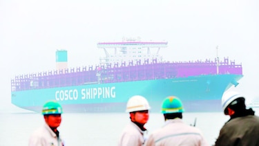 China cerró con fuerza