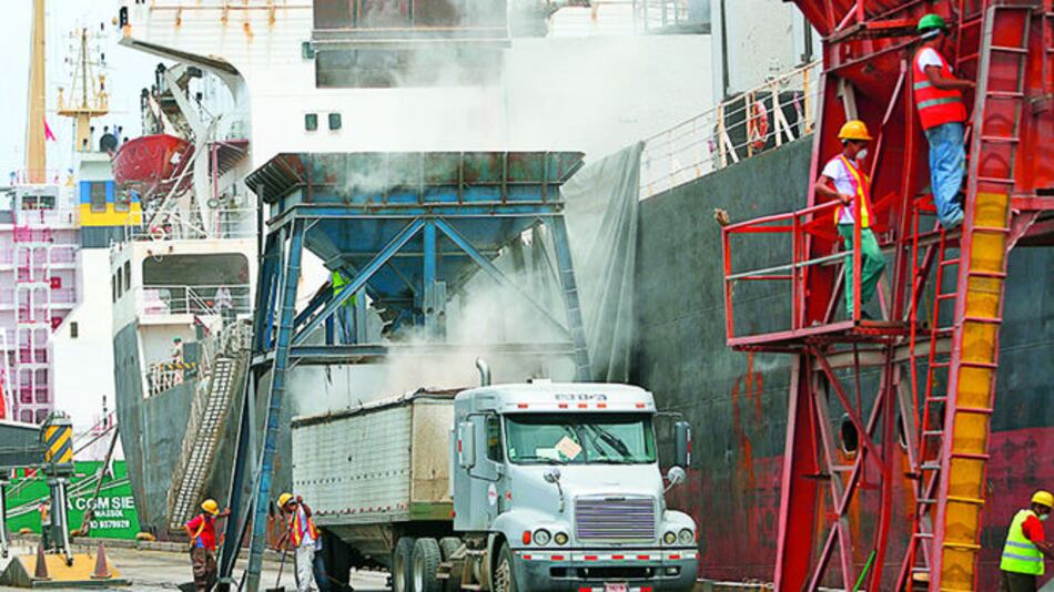 China pide a Costa Rica obras y servicios