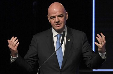 Infantino: El árbitro no debe ser más el único que tome una decisión complicada