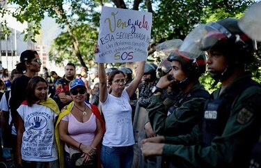 Focos de protesta en Caracas por muerte del piloto rebelde Óscar Pérez