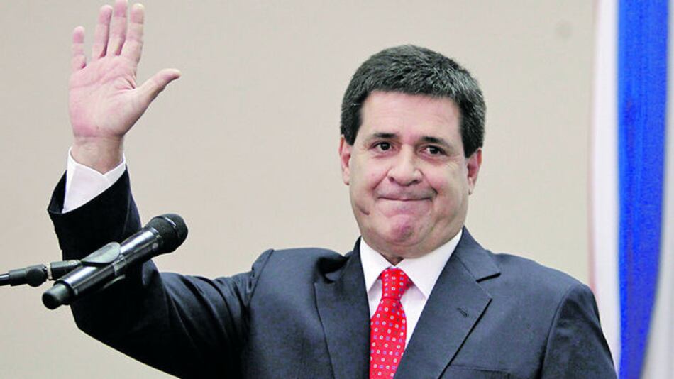 Cartes condena a Nicolás Maduro