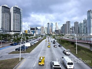 Economía crecería entre 8% y 9% en 2011: Martinelli
