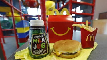 McDonald's pone a dieta la Cajita Feliz, eliminando el queso