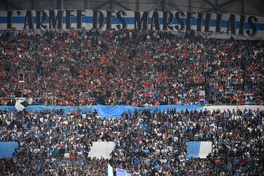 París SG resiste con 10 un empate 0-0 en el Clásico en Marsella