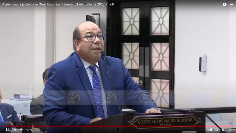 El juicio de New Business: el fiscal pide la pena máxima para Martinelli y 12 personas más; el expresidente alega que tiene el 29% de las acciones de Epasa