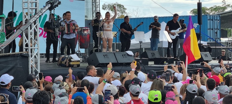 ‘Gobernaremos igual para todos’; Rómulo Roux desde el interior del país