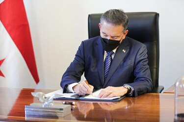 Presidente Cortizo sanciona ley que regula el uso medicinal y terapéutico del cannabis