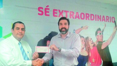 Digicel entrega premio