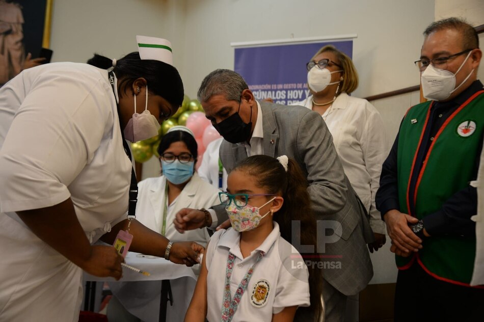 Buscan colocar 100 mil dosis de la vacuna contra el VPH en dos semanas