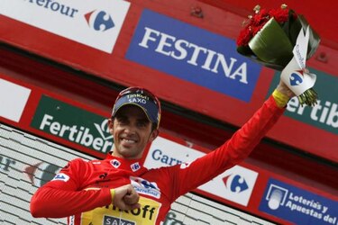 El australiano Hansen sorprende, mientras Contador no cede en la punta