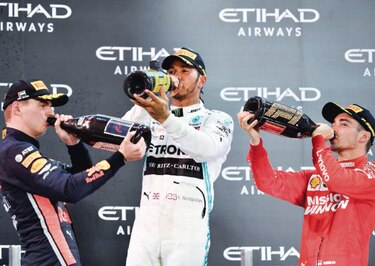 Hamilton gana el último Gran Premio