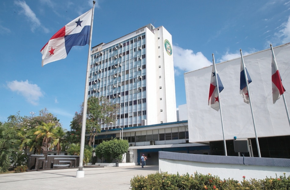 Comisión de Gobierno de la Asamblea revela la lista de los 14 aspirantes a defensor del Pueblo