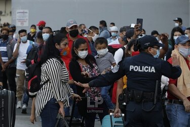 Extranjeros no pueden movilizarse sin autorización del Minsa y del Ministerio de Seguridad: SNM