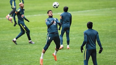 Brasil experimentará ahora sin su estrella Neymar