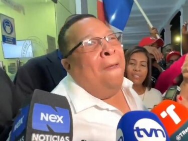 ‘Es una persecución política, pero aquí hay Alex Lee para rato’, gritó el alcalde de Colón