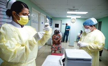 Minsa anuncia que aplicará la vacuna de Pfizer a jóvenes de entre 12 y 16 años