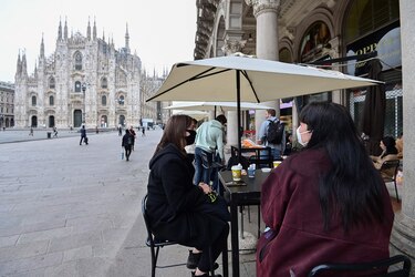 Italia reabre restaurantes, cines y museos; gobierno presenta su plan para reactivar la economía