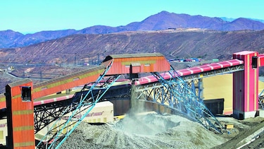 Fitch reduce nota a Chile