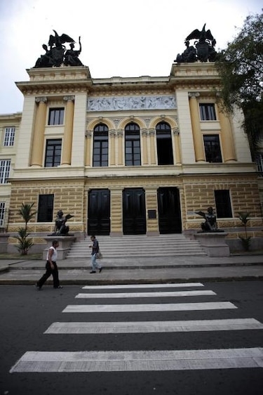 Expedientes de institutores son enviados a asesoría legal del Meduca