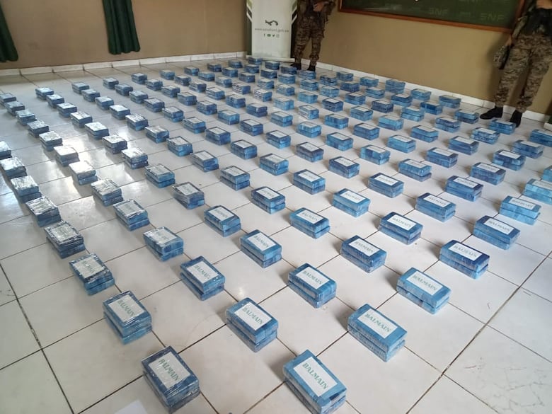 Decomisan 18 galones de cocaína líquida en Guna Yala; la droga está valorada en $1.3 millones en Estados Unidos