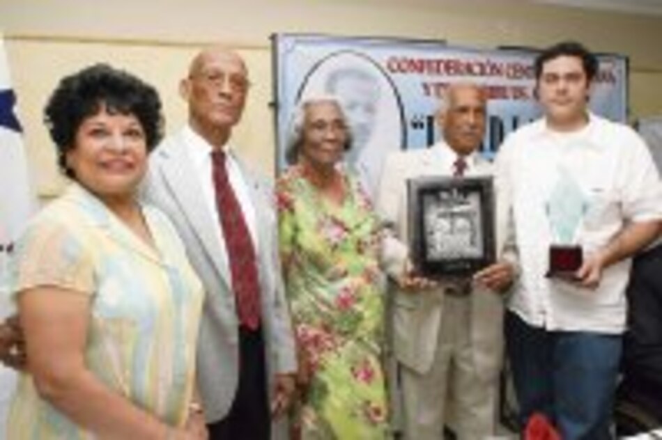 Piden honores para LaBeach