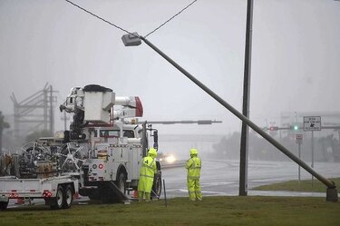 Nate sigue debilitándose a medida que se adentra en Estados Unidos