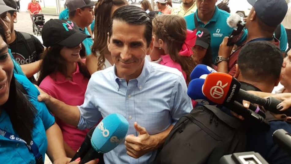 Roux se impone en las primarias presidenciales de CD; Mulino reconoce su derrota