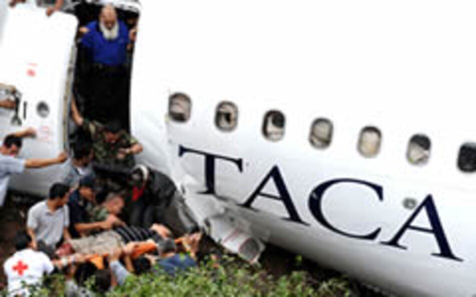 Accidente avión de Taca deja al menos tres muertos