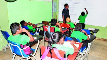 Educadores, aún sin cobrar