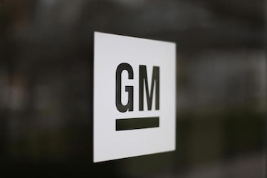 GM anuncia nuevo llamado a revisión de 2.4 millones de vehículos en EU