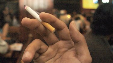 Presidente Varela veta proyecto de ley del tabaco