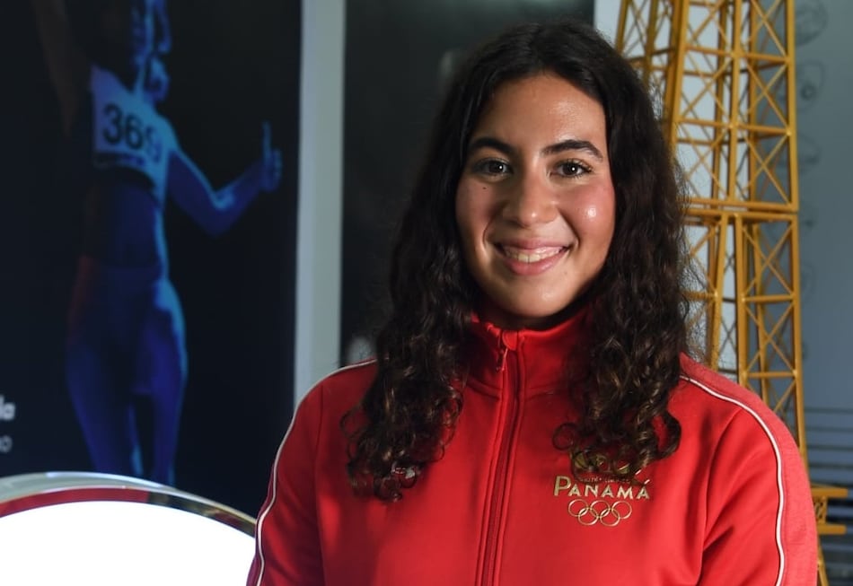 Las grandes conquistas de la panameña Emily Santos en la natación
