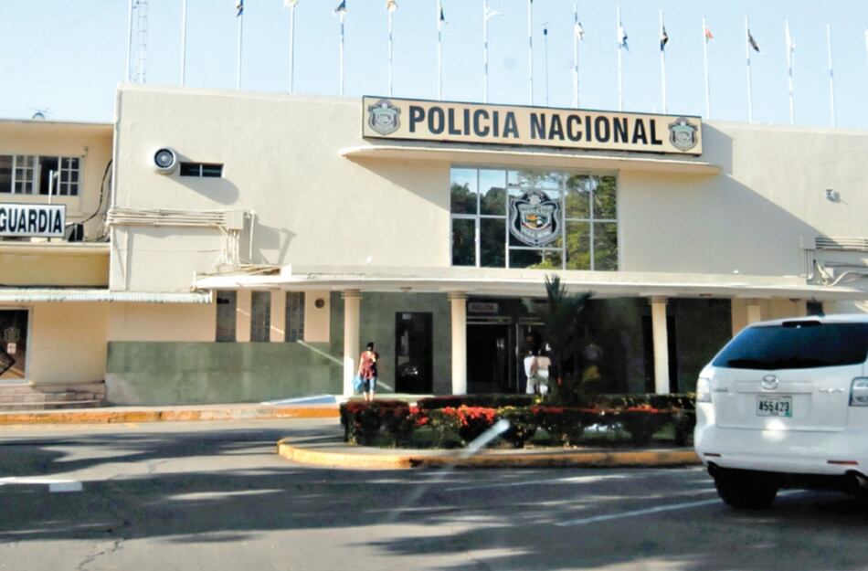 Policías improvisaron un punto de control para abusar de joven 