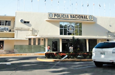 Policías improvisaron un punto de control para abusar de joven