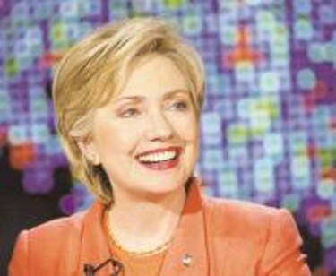 Juez mantiene viva querella contra Hillary Clinton