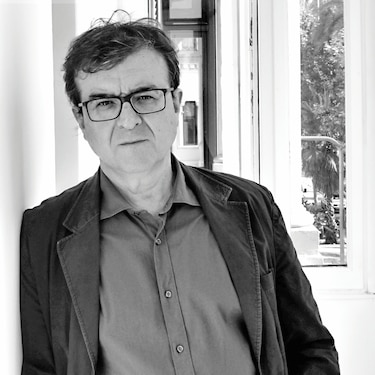 ‘Los escritores, digamos la verdad, somos animales carroñeros’ 