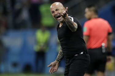 Sampaoli asume responsabilidad por la derrota y pide disculpas