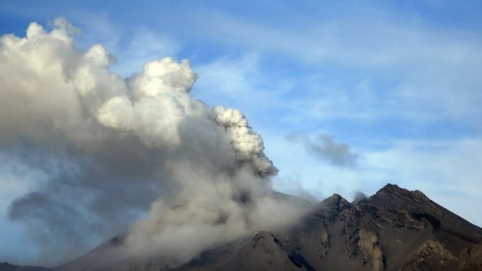 Las lluvias aumentan peligro de aluviones por erupción del volcán chileno Calbuco