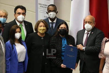 Pleno de la Asamblea ratifica a Miriam Cheng y María Cristina Chen como magistradas