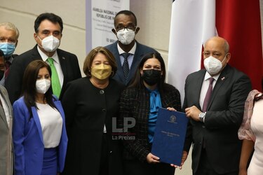 Pleno de la Asamblea ratifica a Miriam Cheng y María Cristina Chen como magistradas