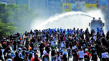 Oficialismo arrecia críticas contra la fiscal general