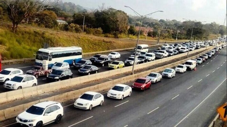 Al menos 85 mil vehículos han viajado con rumbo al interior del país