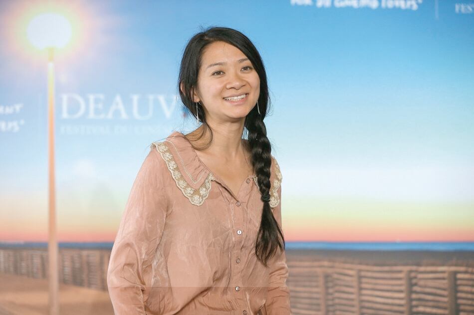 Directora de ‘Nomadland’, blanco de críticas