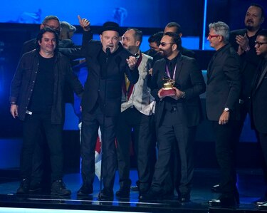 Rubén Blades y Roberto Delgado & Orquesta triunfan en los Latin Grammy 2025 y celebran a Panamá desde Las Vegas