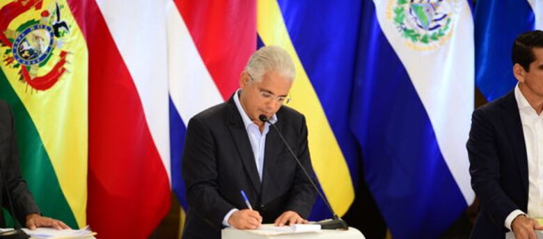 Minuto a minuto: candidatos presidenciales debaten sobre el turismo