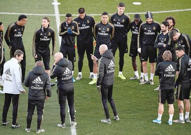 Real Madrid y Barcelona siguen su mano a mano