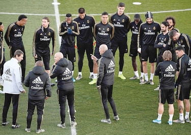 Real Madrid y Barcelona siguen su mano a mano