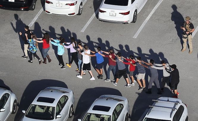 Joven que se salvó del tiroteo en Parkland se suicida agobiada por la culpa
