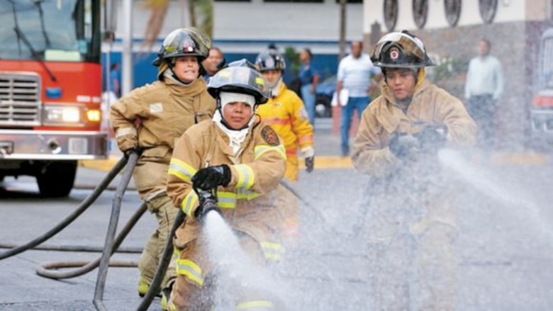 El poder femenino de los bomberos
